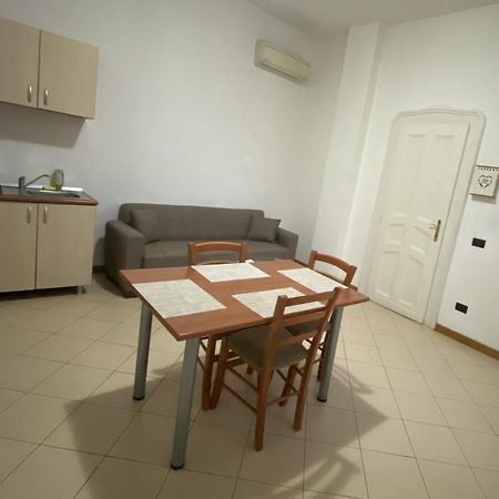 Apartament Piata Victoriei Timisoaraアパートメント エクステリア 写真