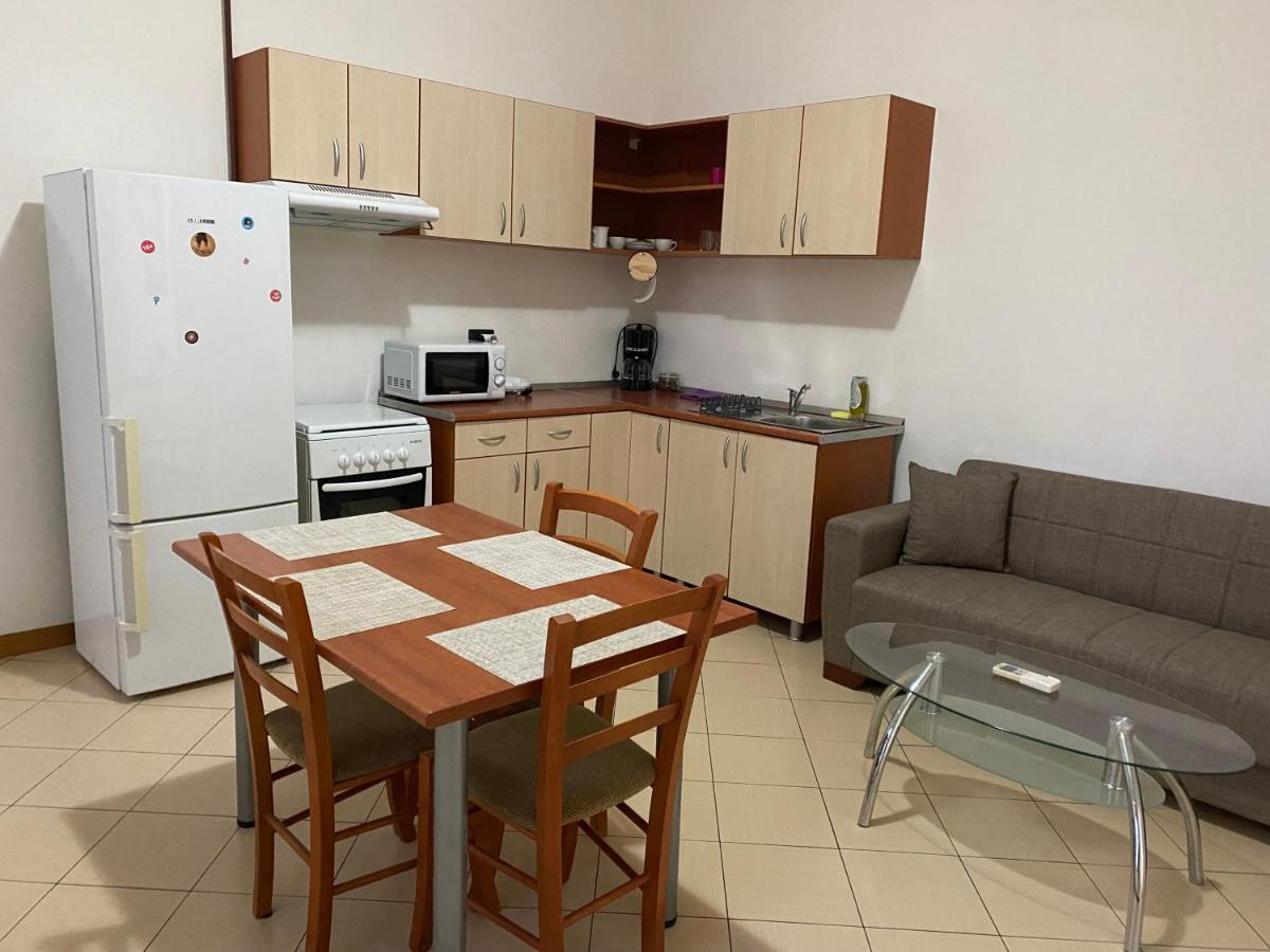 Apartament Piata Victoriei Timisoaraアパートメント エクステリア 写真