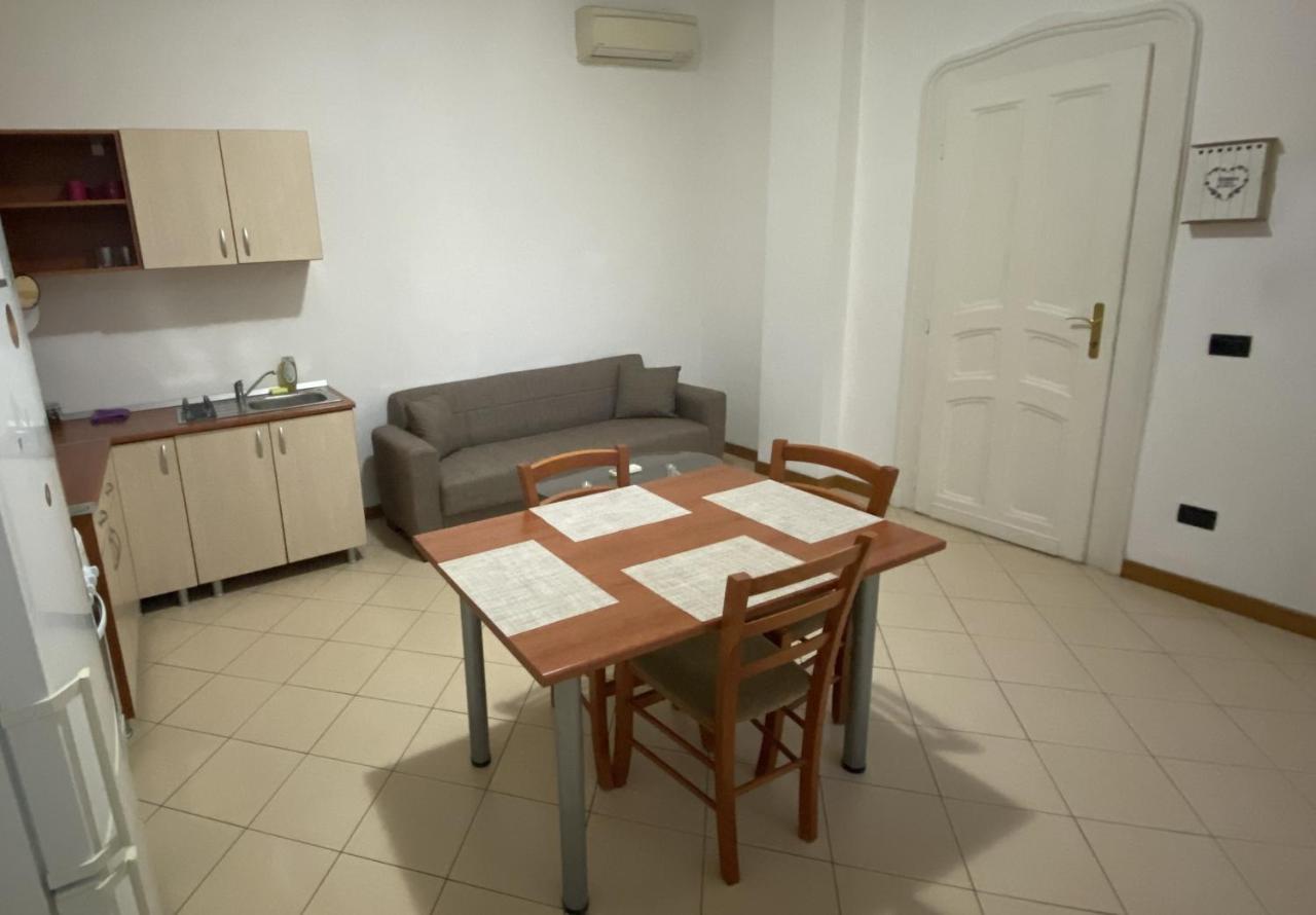 Apartament Piata Victoriei Timisoaraアパートメント エクステリア 写真
