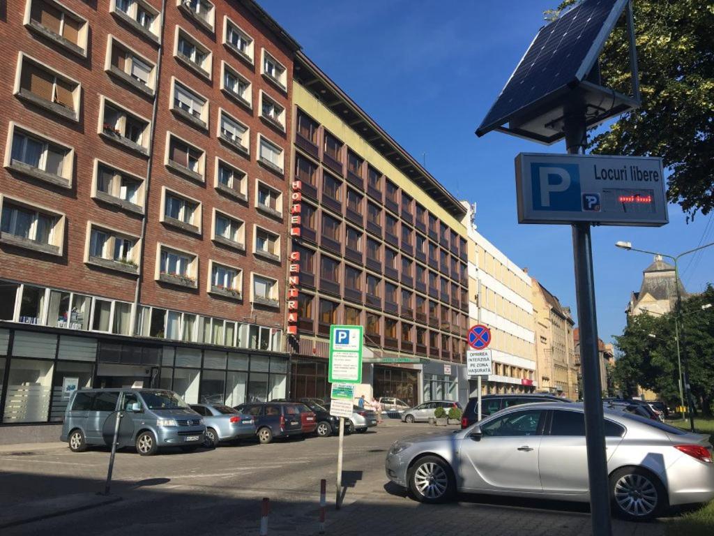 Apartament Piata Victoriei Timisoaraアパートメント エクステリア 写真